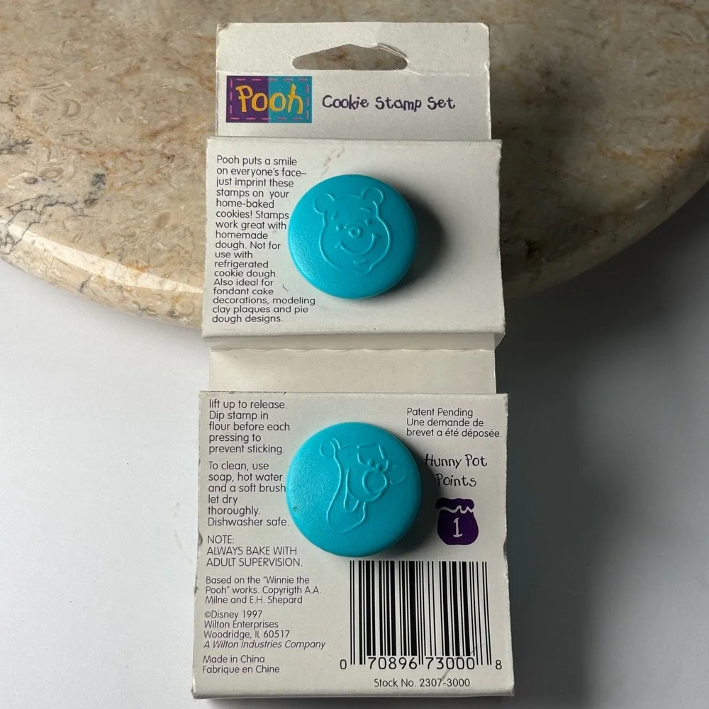 Wilton Winnie the Pooh Cookie Stamp Set OS Blue Vintage 1997 Tigger 2pc Set‎